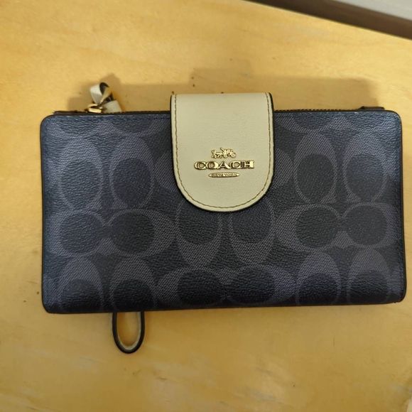 Coach Tech Wallet in Colorblock Signature Canvas - Picture 3 of 7